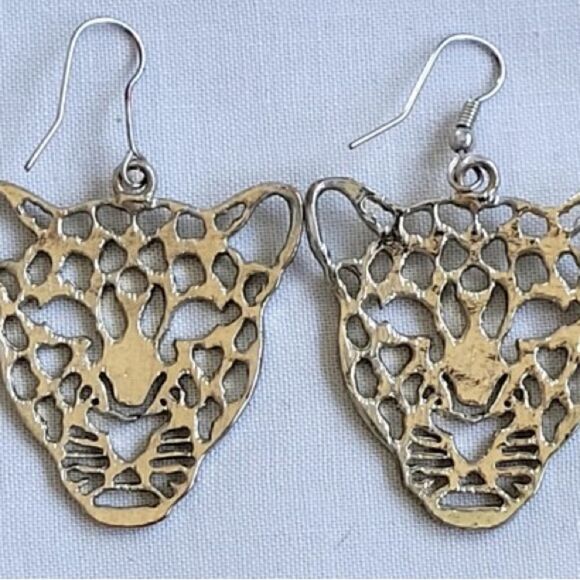 Vintage Large Leopard Face Cut Out Dangle Earring goldtone. - Picture 1 of 3